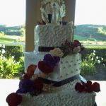 wedding at golf course wedding cake